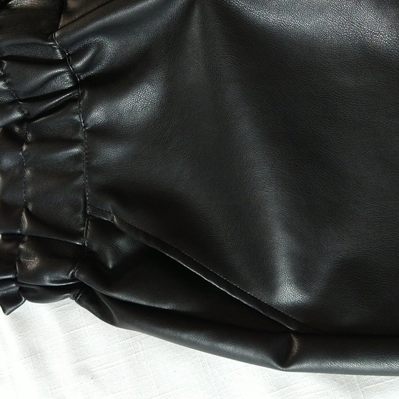 Black faux leather shorts paper bag size Xsmall - Picture 8 of 17